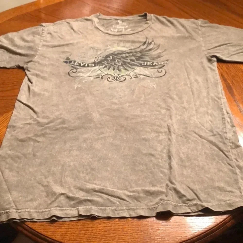 Levi’s Jeans Tee Shirt - Picture 3 of 4